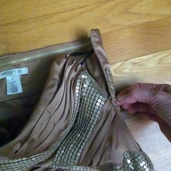 Arden B Mini Dress Gold Size Medium - Picture 5 of 7